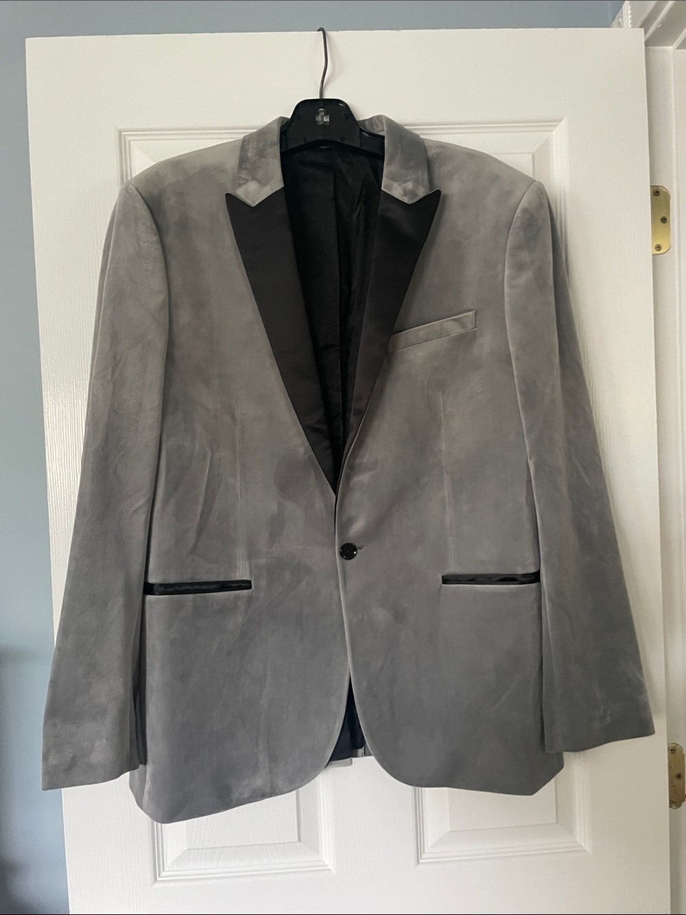 Express Men's Gray Velvet Tuxedo Blazer Black Satin Shawl Lapel Size 42R Slim